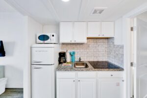 Madison - Wildwood Crest - Royal Tower Images - Kitchen in a hotel room
