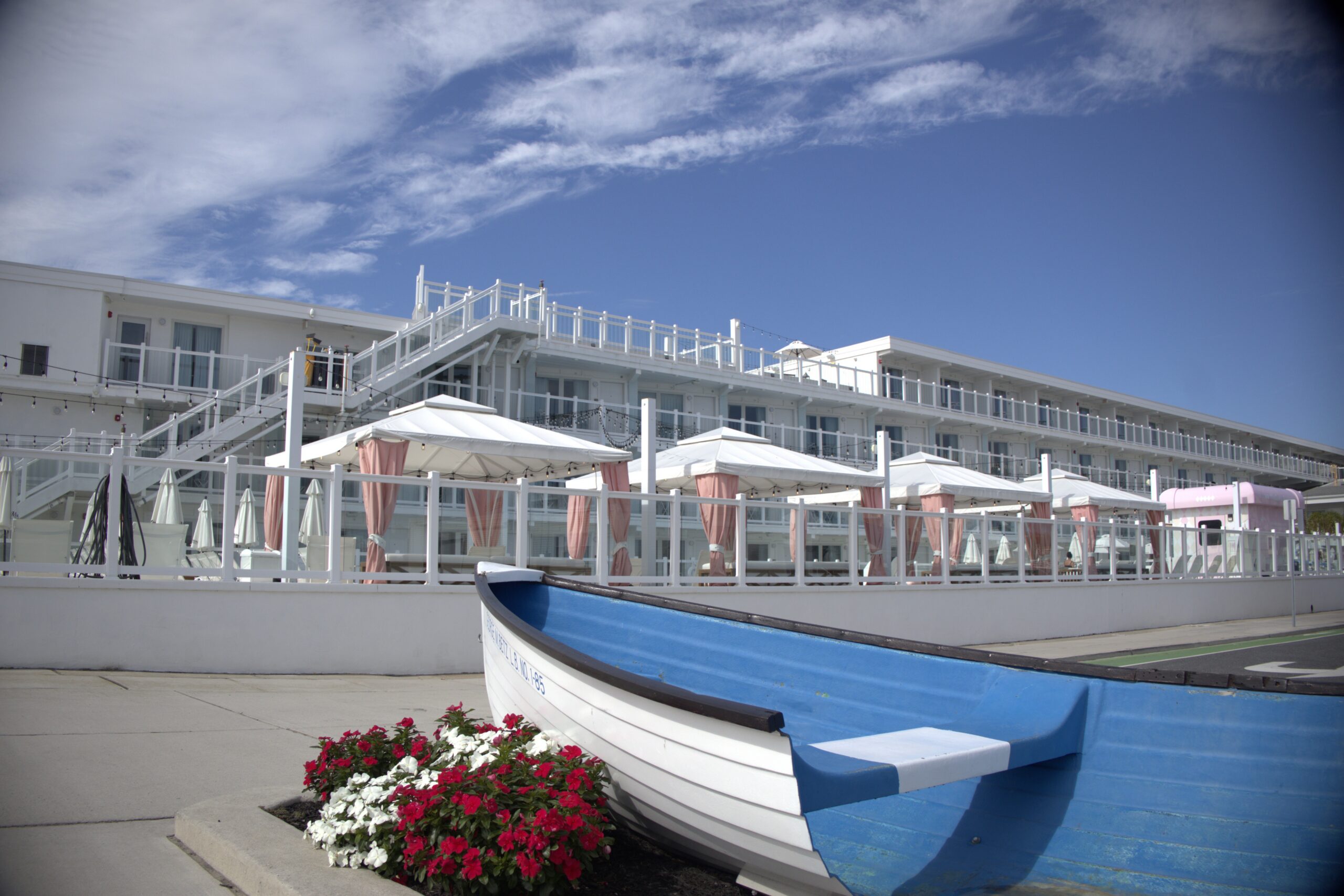 DEAL SECOND SUMMER 50% OFF 2ND NIGHT